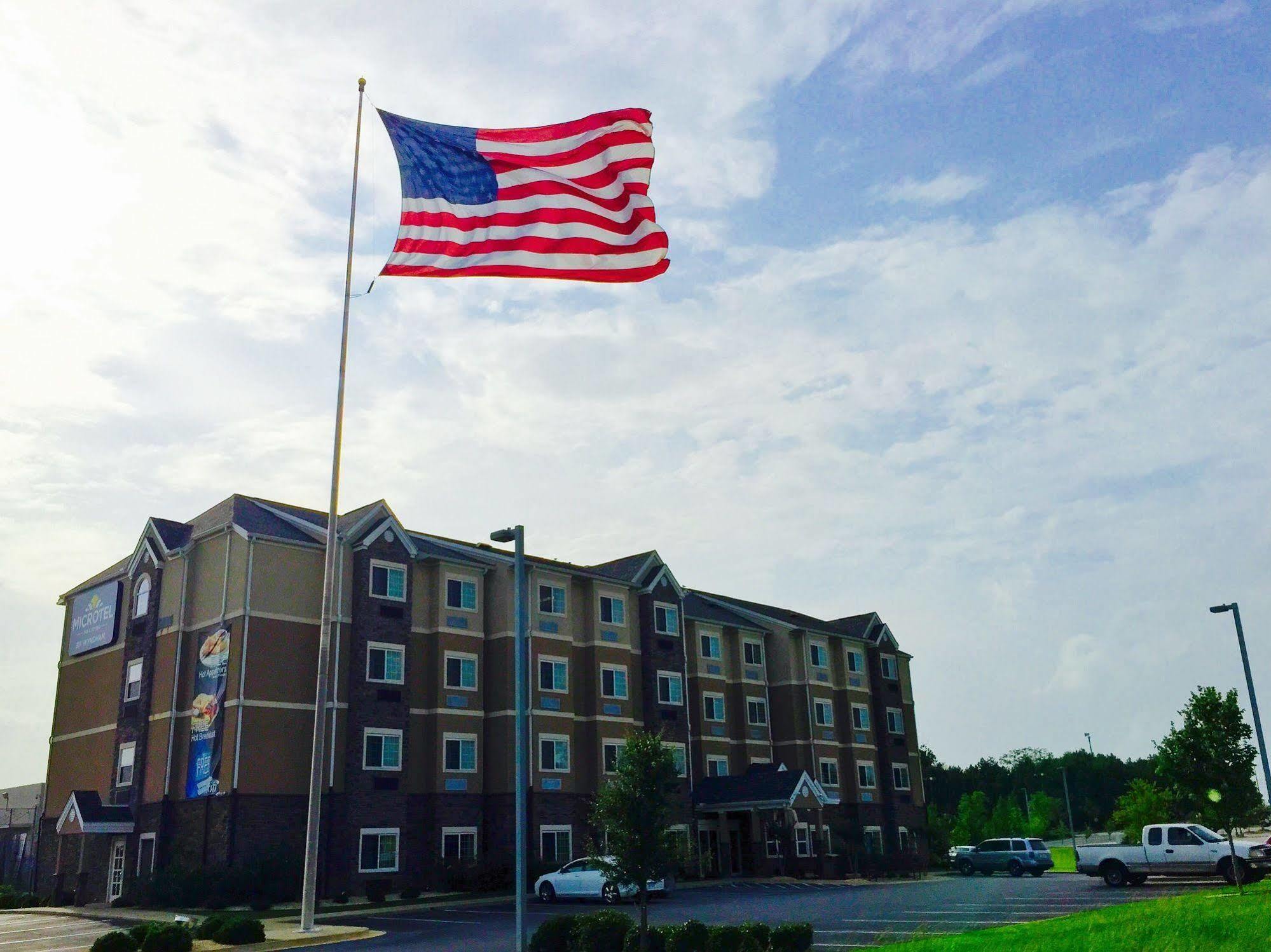 Microtel Inn And Suites By Wyndham Opelika Exterior photo