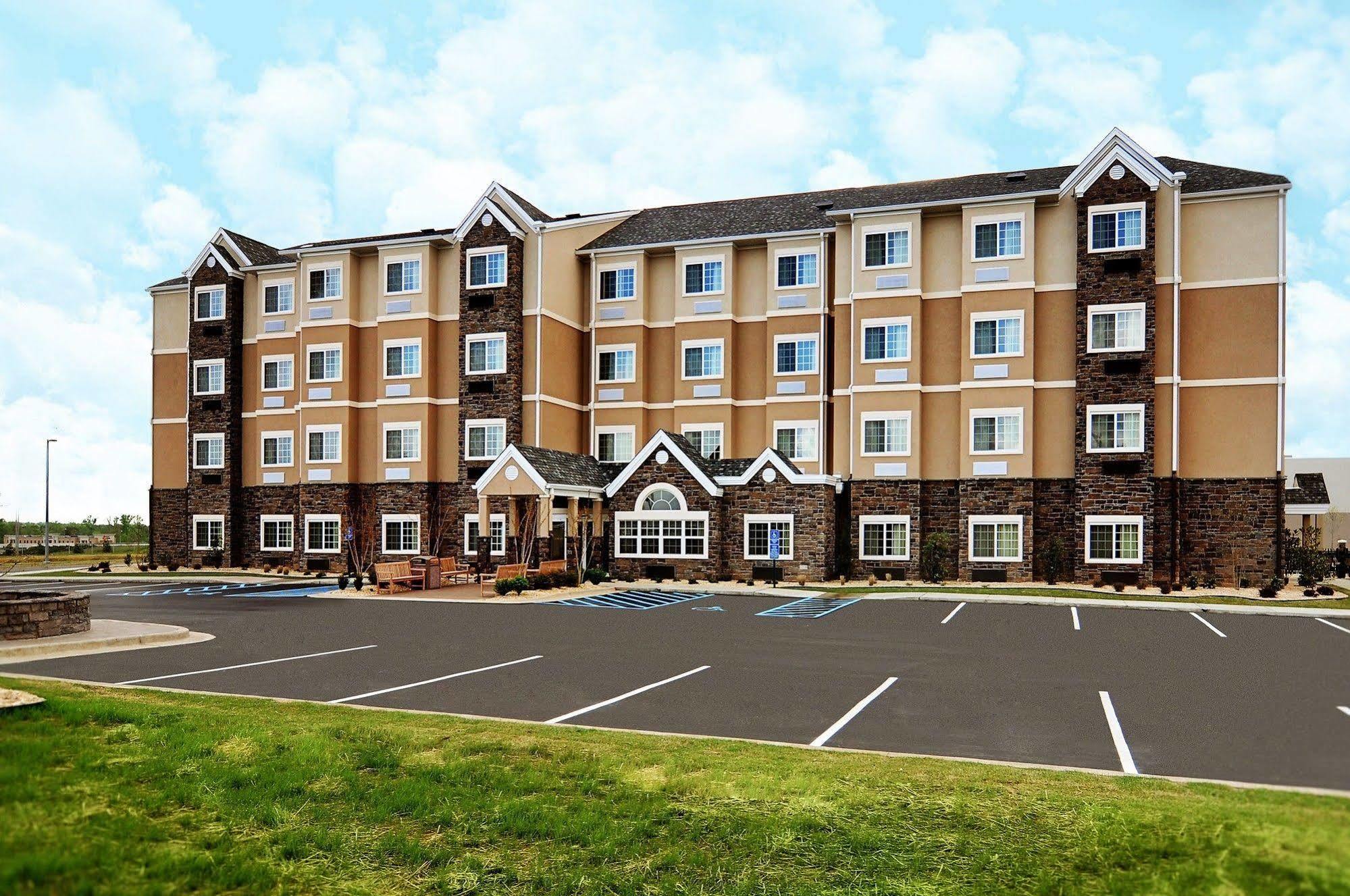 Microtel Inn And Suites By Wyndham Opelika Exterior photo