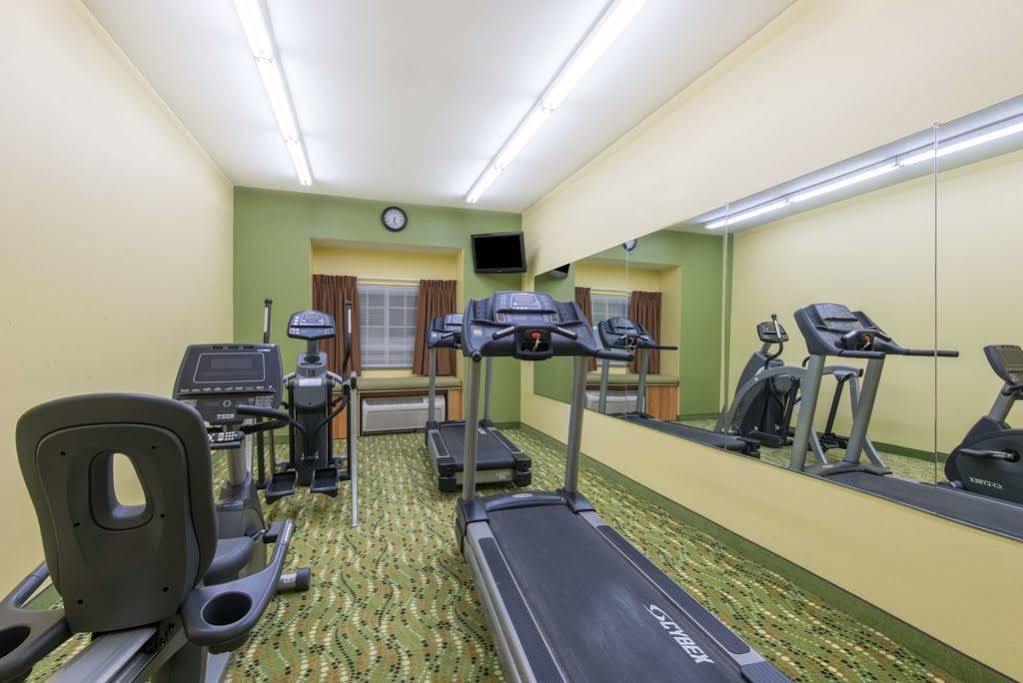 Microtel Inn And Suites By Wyndham Opelika Exterior photo